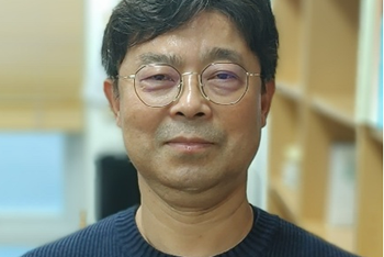 스포츠과학과 김영호 교수, '2025 WCKSS'에서 우수 포스터 발표상 수상 썸내일 이미지